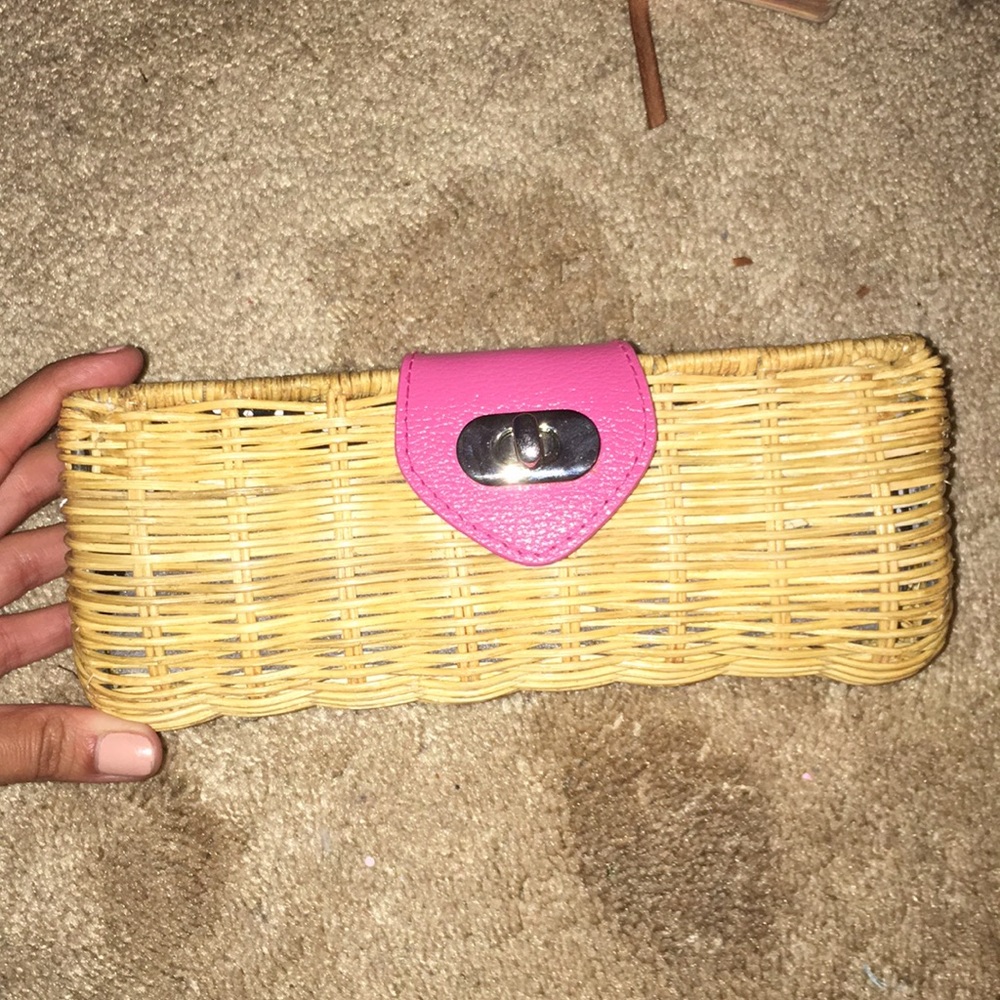 Rattan pink clutch from Fornas